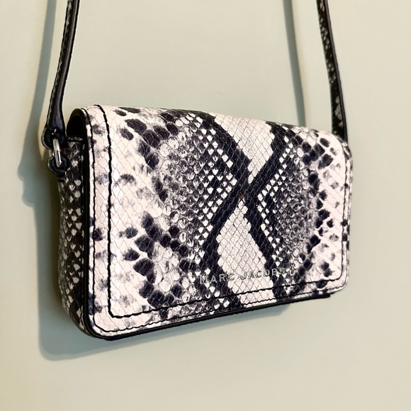 ✨ Marc Jacobs Snake print crossbody - Picture 1 of 8